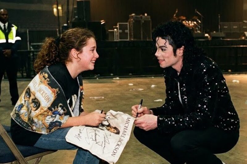 Michael Jackson Stayed After the Concert Because One Fan Was Still Waiting D