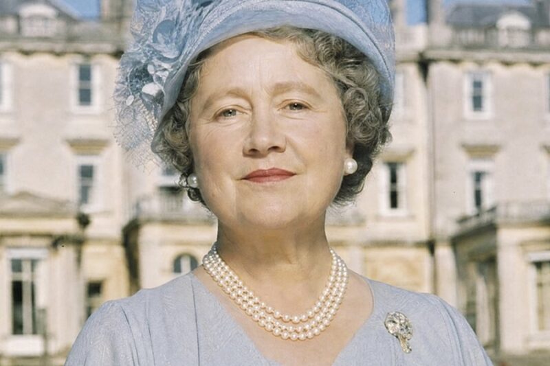 The Queen Mother Destroyed Six People in Fifty Years — Only One Stood His Ground D