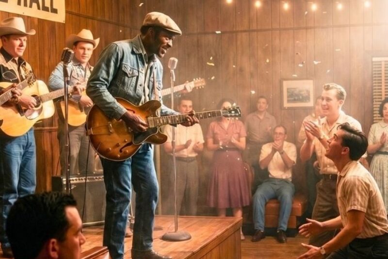 Chuck Berry Played in a Small Town – Chuck Berry Appeared on Stage Unrecognized D