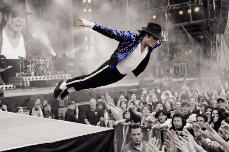 Michael Jackson COULDN’T CONTAIN His Energy – JUMPED Into 20,000 NYC Fans Mid-Song