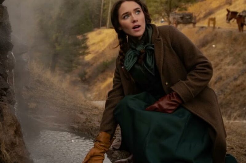 Kicked Out Before Winter, She Discovered a Cave With a Hot Spring — She Never Needed Firewood