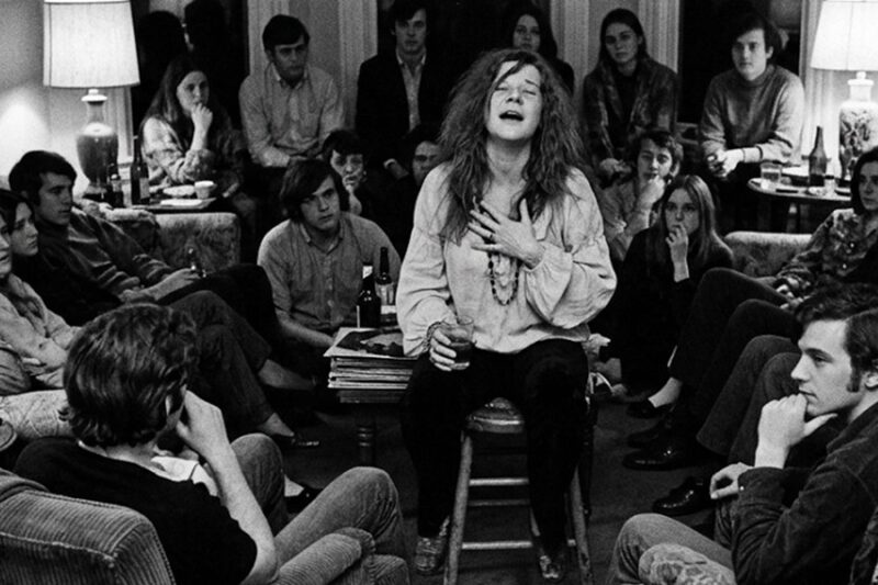 One Night in San Francisco Janis Joplin Knocked on a Stranger’s Door — She Sang Until Dawn D