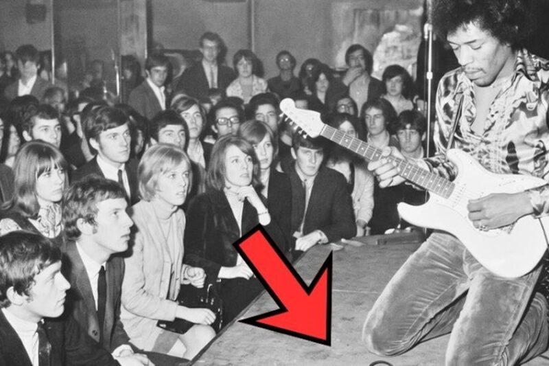 Club Owner Pulled Jimi Hendrix’s Plug Mid-Solo — Jimi Hendrix Played 3 Minutes Unplugged in SILENCE D