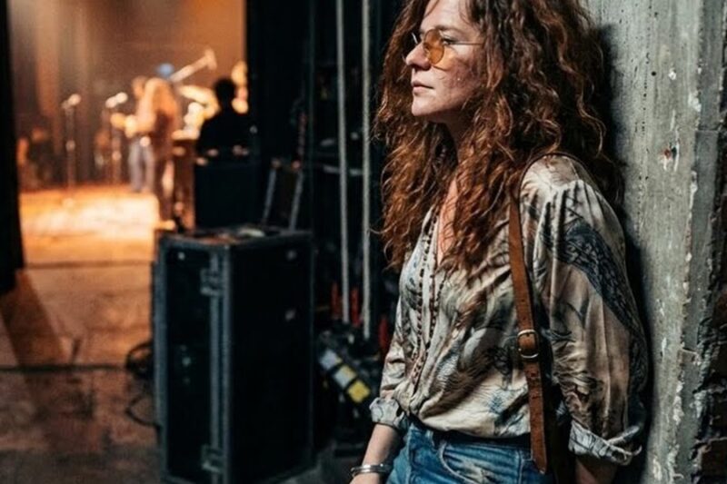 A Stagehand Watched Janis Joplin Listen to Etta James. He Never Forgot Her Face. D