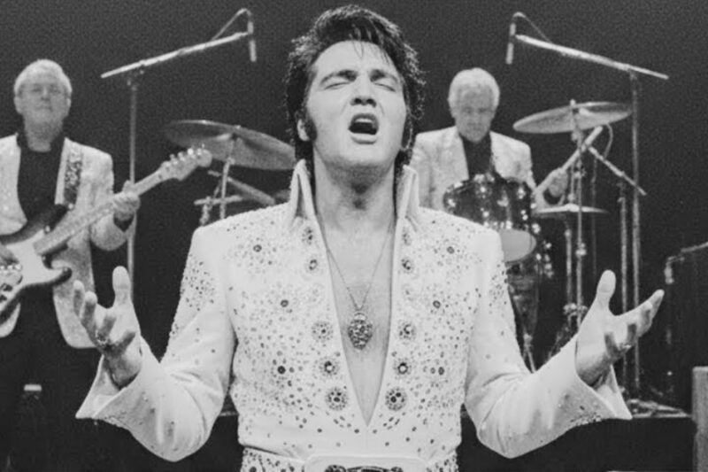 Elvis Stopped Singing and Said “I’m Not Gonna Make It” — What Happened Next Left Everyone in TEARS D