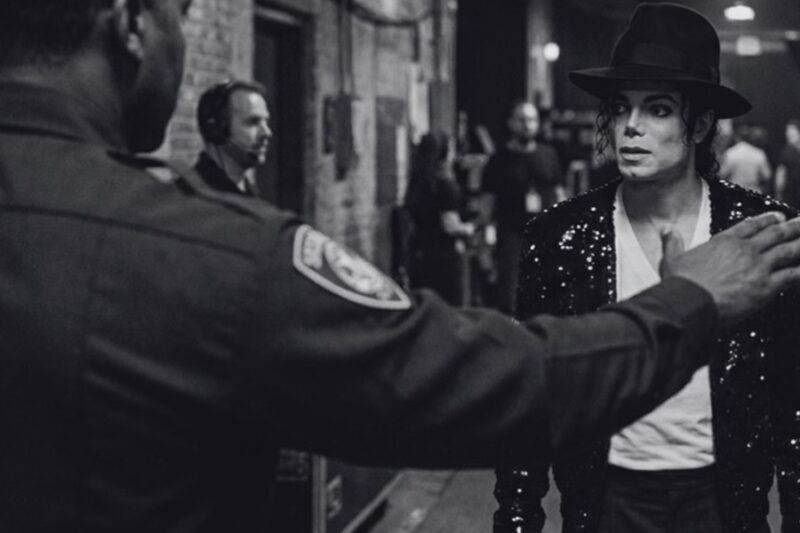 A Security Guard Blocked Michael Jackson’s Door — 30 Seconds Later He Realized His Mistake D
