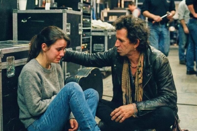 Keith Richards found a 16-year-old on a backstage floor in 1985 — sat with her—She runs a school now D