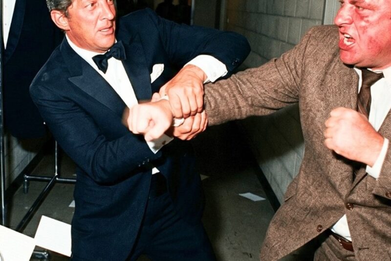 Bob Newhart Was Trapped By A Drunk Man In 1974 — Then Dean Martin Stepped Into The Frame D