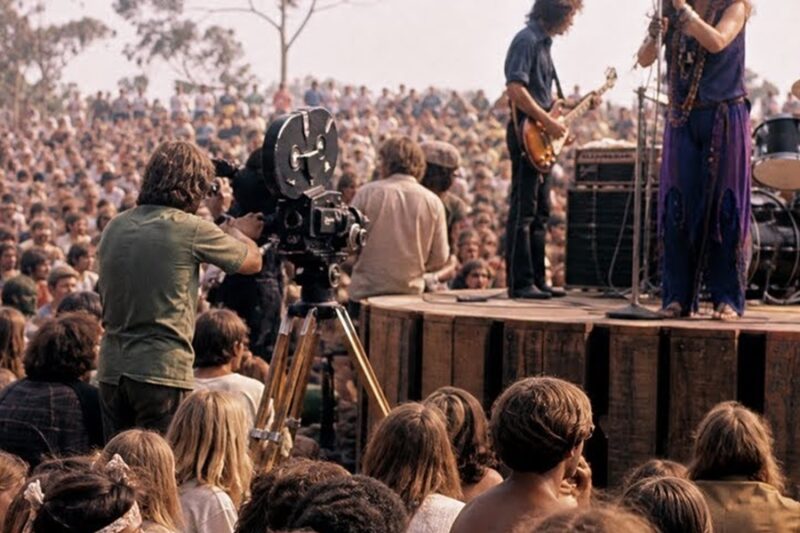 Mama Cass Elliot Watched Janis Joplin From the Crowd. The Camera Caught What Happened Next. D