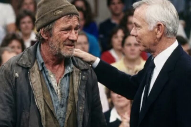 Johnny Carson STOPPED Mid-Monologue When He Saw THIS Man in Row Seven – Ty