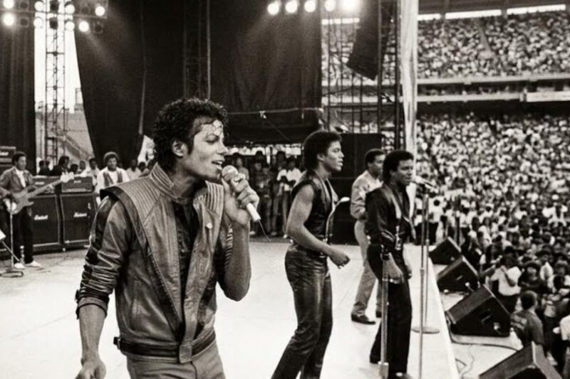 The Last Night of the VICTORY TOUR — What Jermaine Said to Michael When Nobody Was Watching 