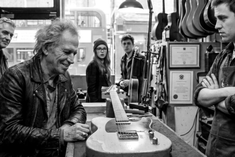 Luthier Asked Scruffy Customer ‘Can You Afford £50?’ — Customer Was Keith Richards With £200 Tip
