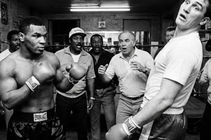 They promised to knock out Mike Tyson — the bell rang and the loudmouth was silencedt JJ