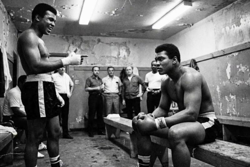 Mike Tyson was 19 years old when his rival laughed at him — 8 seconds later JJ